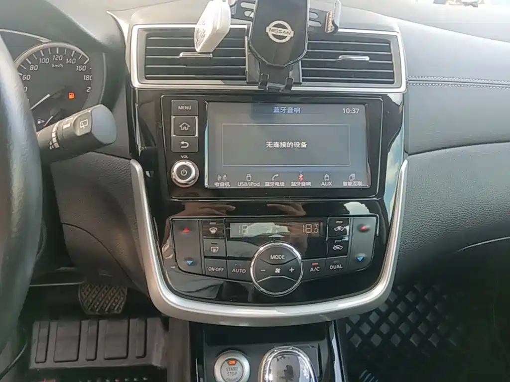 Nissan Tiida — миниатюра 13