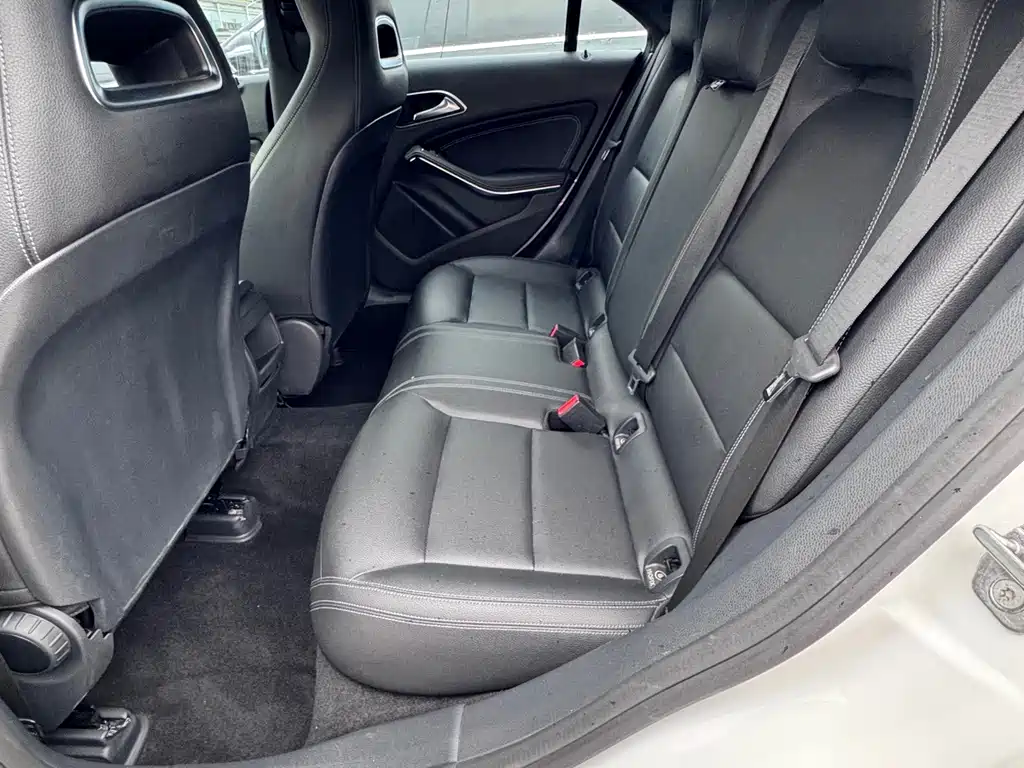 Mercedes-Benz CLA (Import) — миниатюра 8