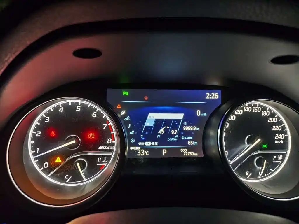 Toyota Camry — миниатюра 5
