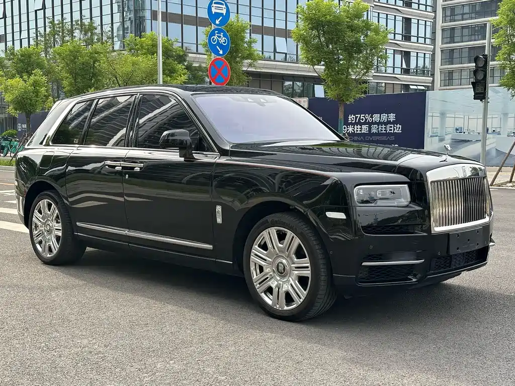 Rolls-Royce Cullinan 2018 мест