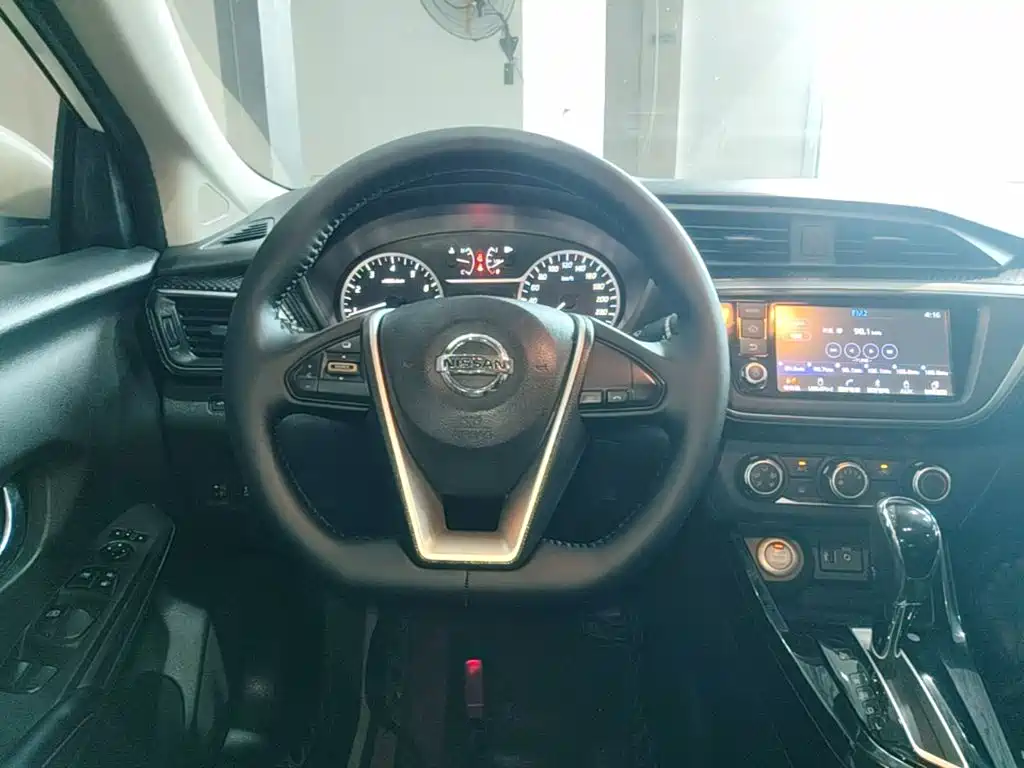Nissan Bluebird — миниатюра 11