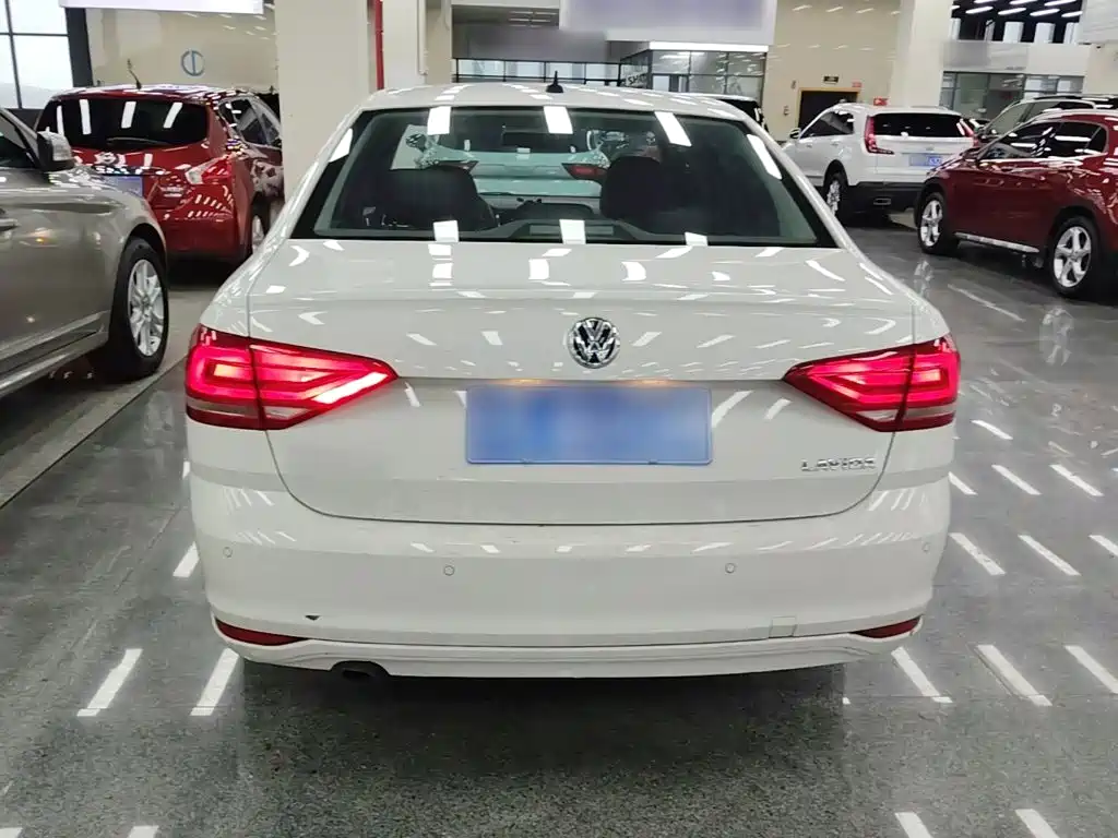 Volkswagen Lavida — миниатюра 6