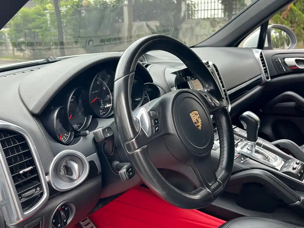 Porsche Cayenne 2014 Cayenne Platinum Edition 3.0T