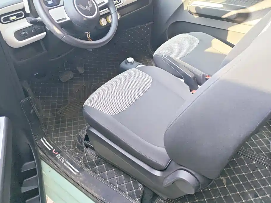 Wuling MINIEV — миниатюра 9