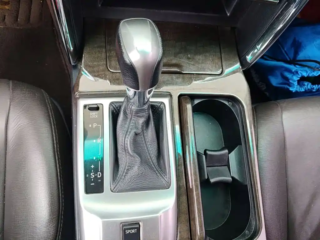 Toyota Reiz — миниатюра 14