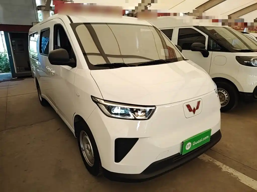 Wuling Yangguang — миниатюра 4