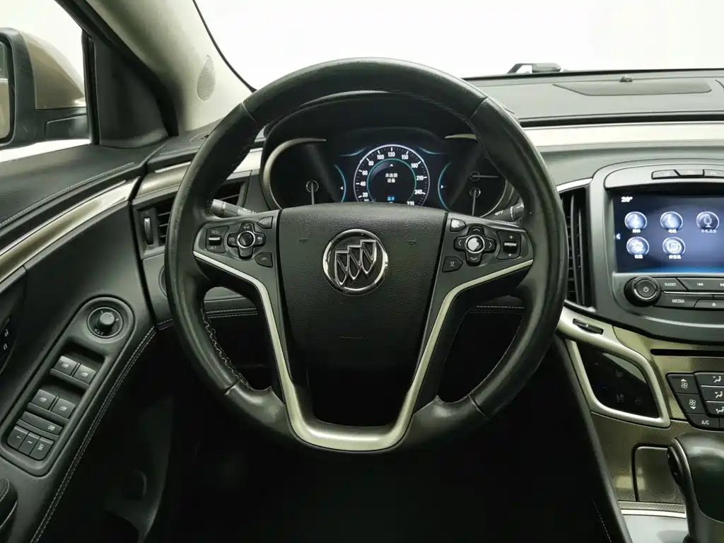 Buick LaCrosse — миниатюра 11