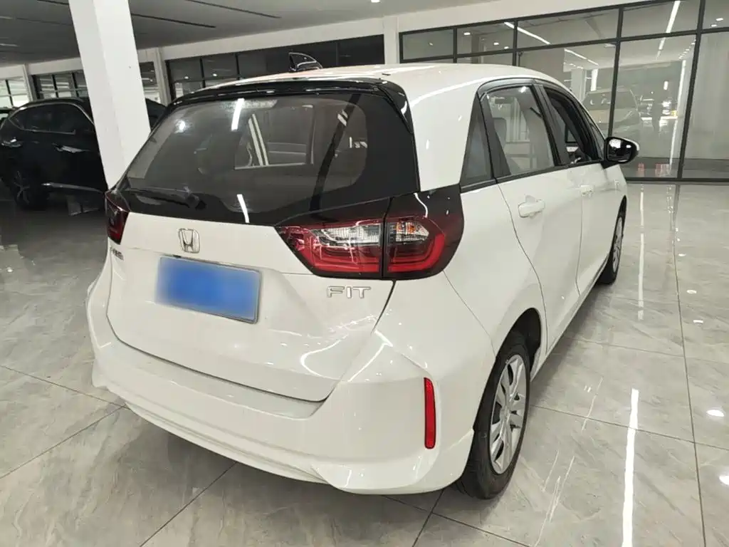 Honda Fit — миниатюра 7