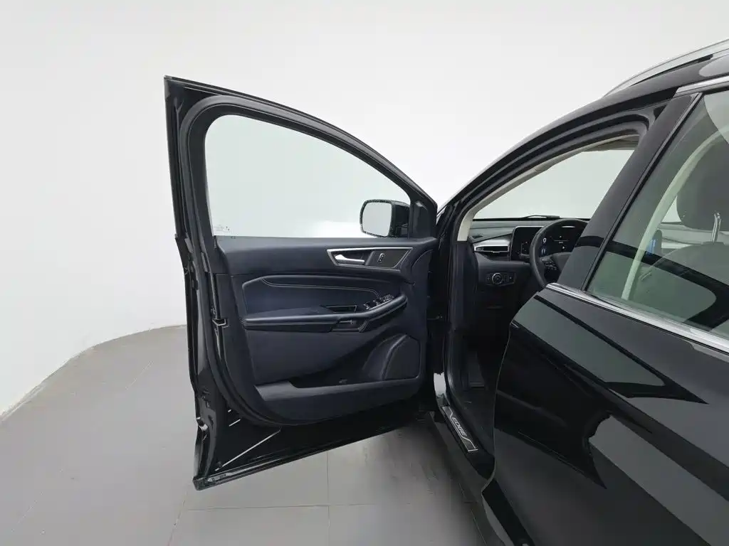 Ford Edge — миниатюра 8