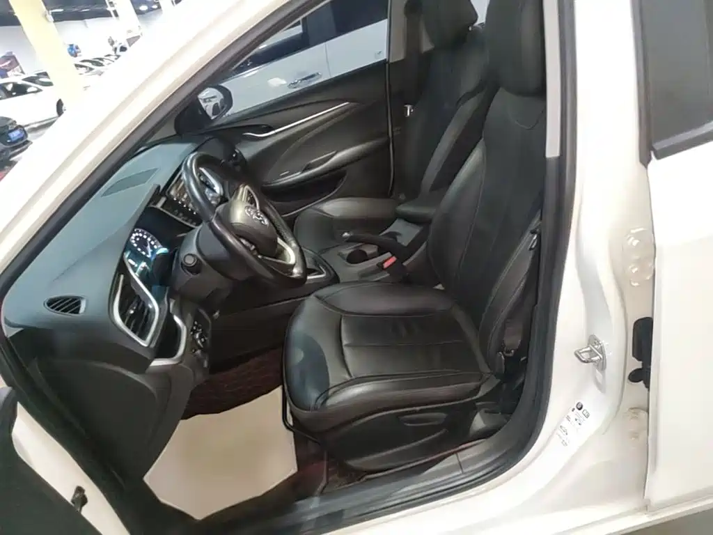 Buick Excelle — миниатюра 15