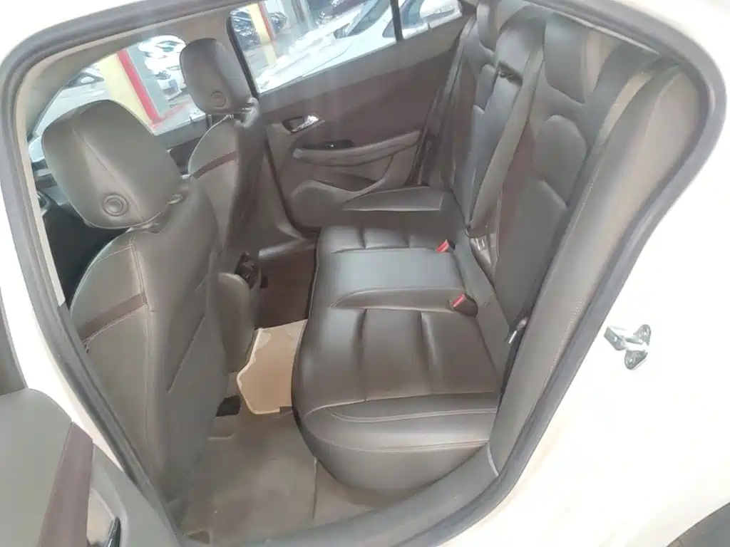 Chevrolet Malibu — миниатюра 17