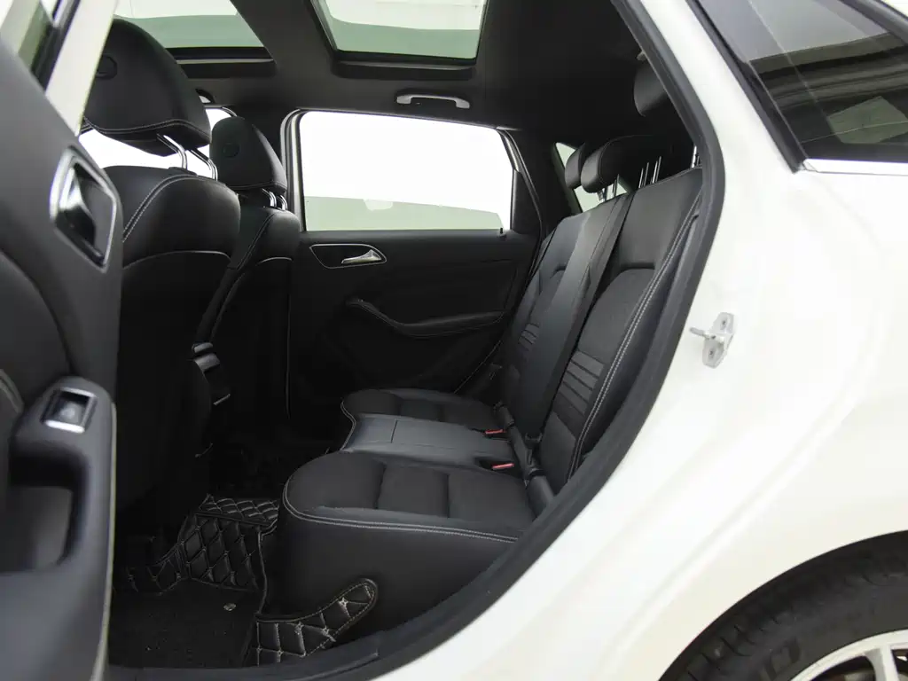 Mercedes-Benz B-Class — миниатюра 13