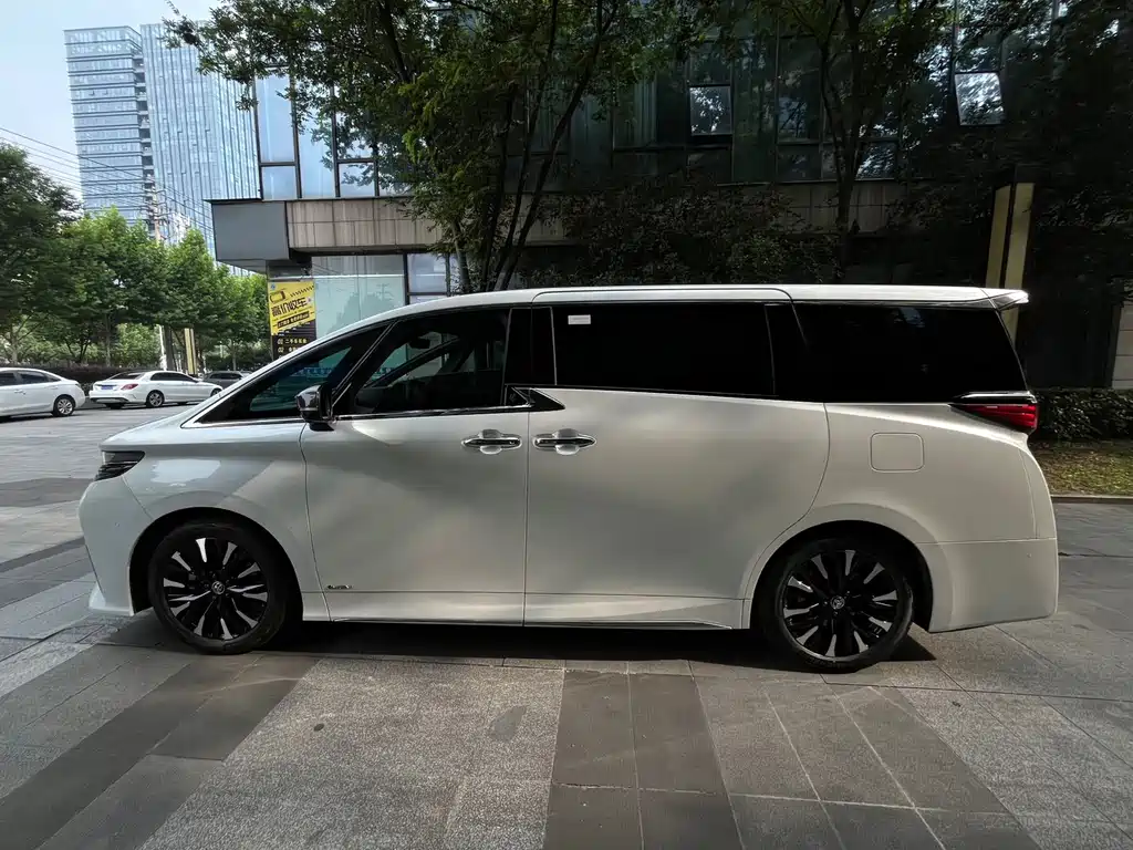 Toyota Alphard 2024 2.5L Luxury