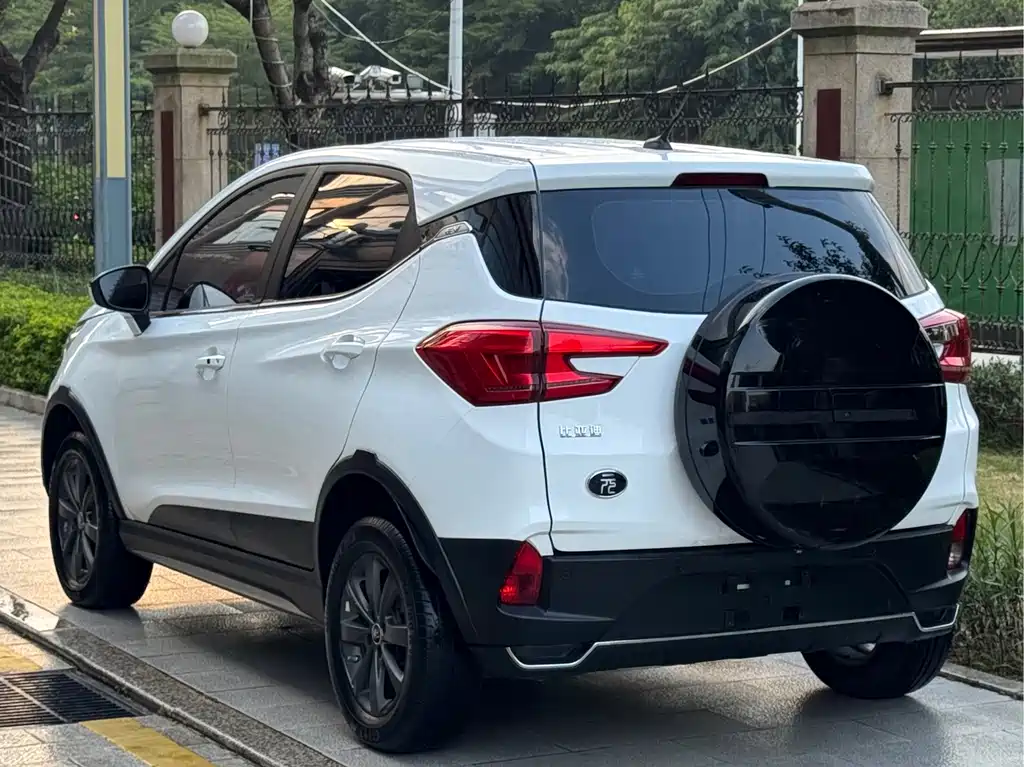 BYD Yuan EV — миниатюра 6