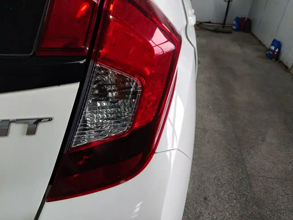 Honda Fit — миниатюра 8