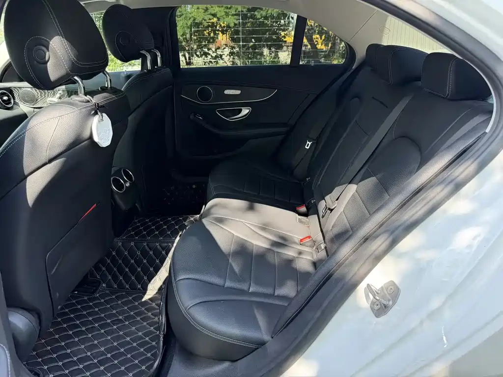 Mercedes-Benz C-Class — миниатюра 14