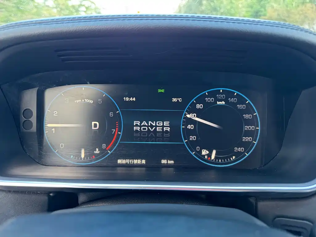 Land Rover Range Rover — миниатюра 10