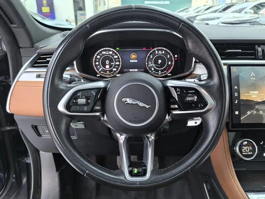 Jaguar F-PACE — миниатюра 8