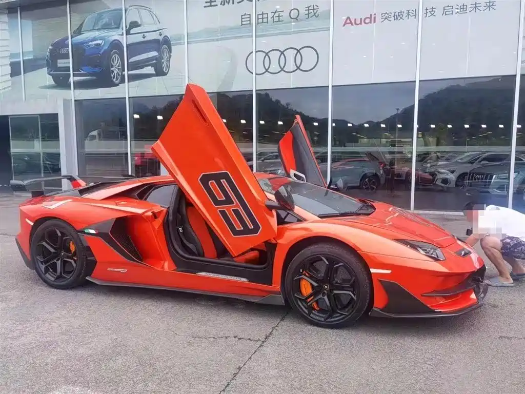 Lamborghini Aventador 2011 LP 700-4