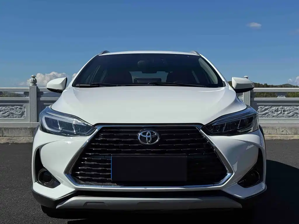 Toyota Yaris L — миниатюра 2