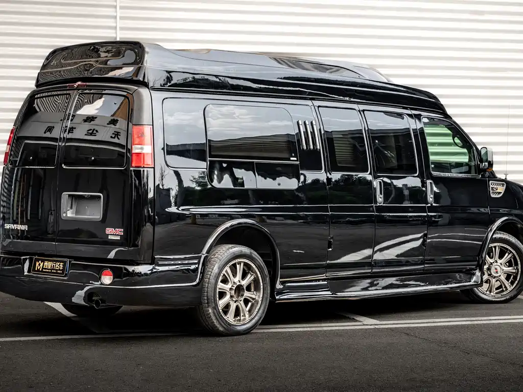 GMC Savana — миниатюра 3
