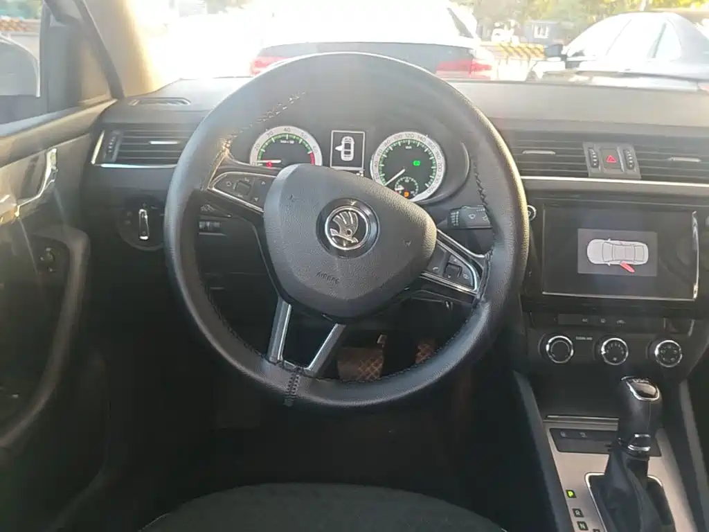 Skoda Octavia — миниатюра 11