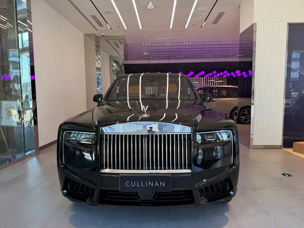 Rolls-Royce Cullinan — миниатюра 2