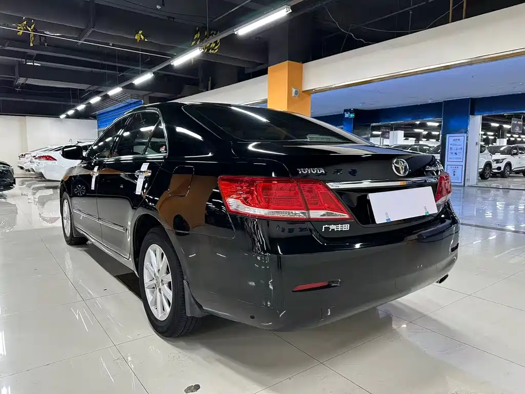 Toyota Camry — миниатюра 8