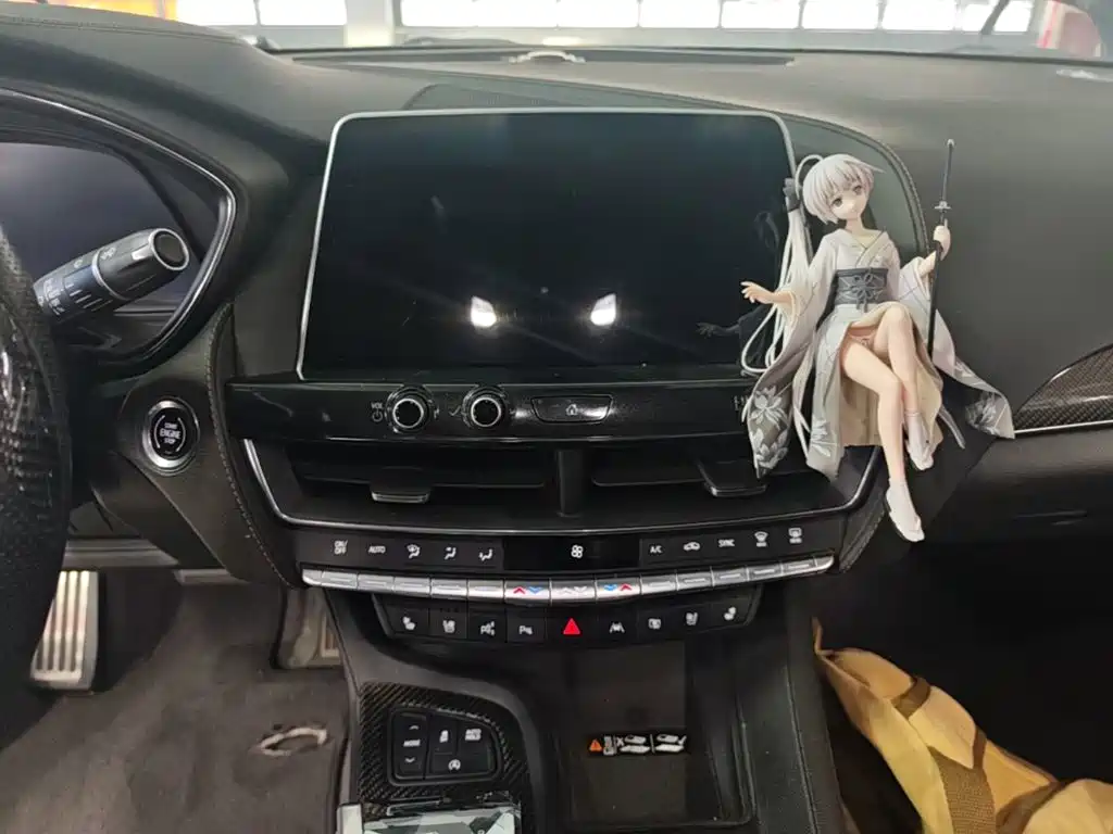 Cadillac CT5 — миниатюра 13