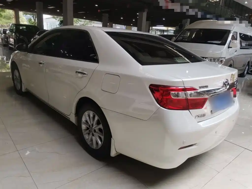 Toyota Camry — миниатюра 5