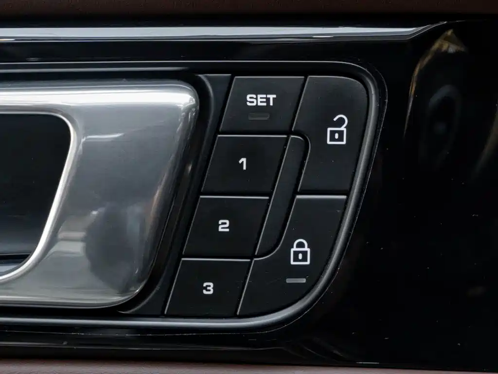 Porsche Panamera — миниатюра 25