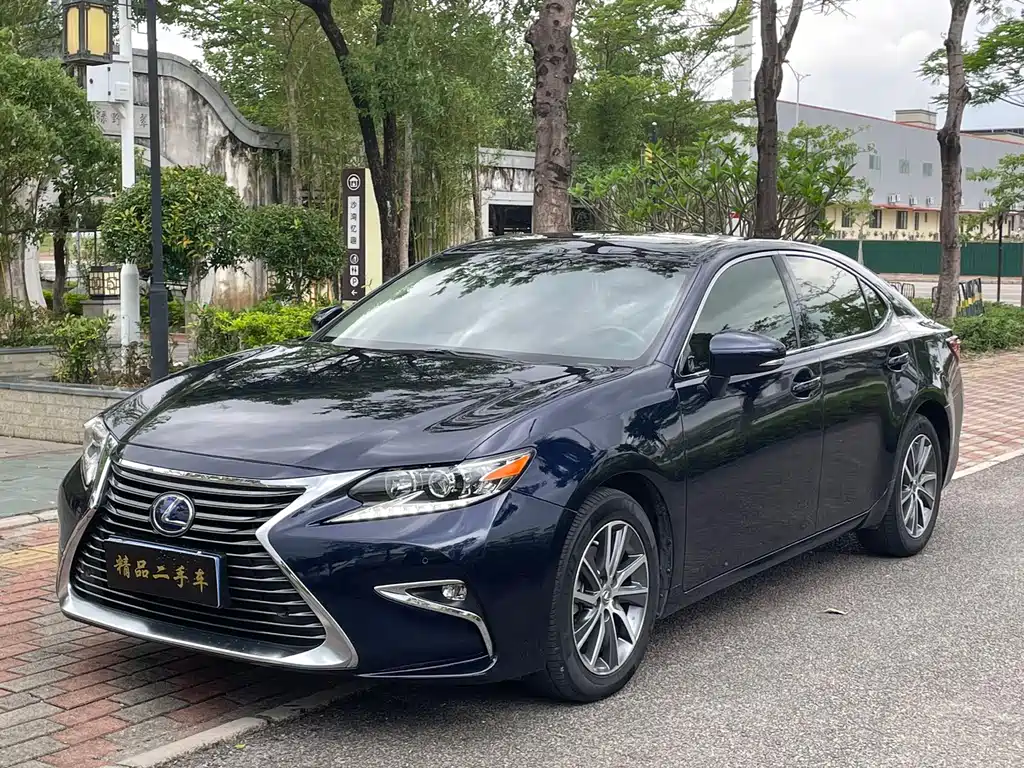 Lexus ES 2018