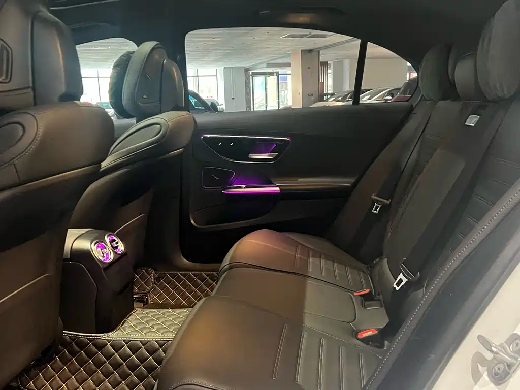Mercedes-Benz C-Class — миниатюра 7