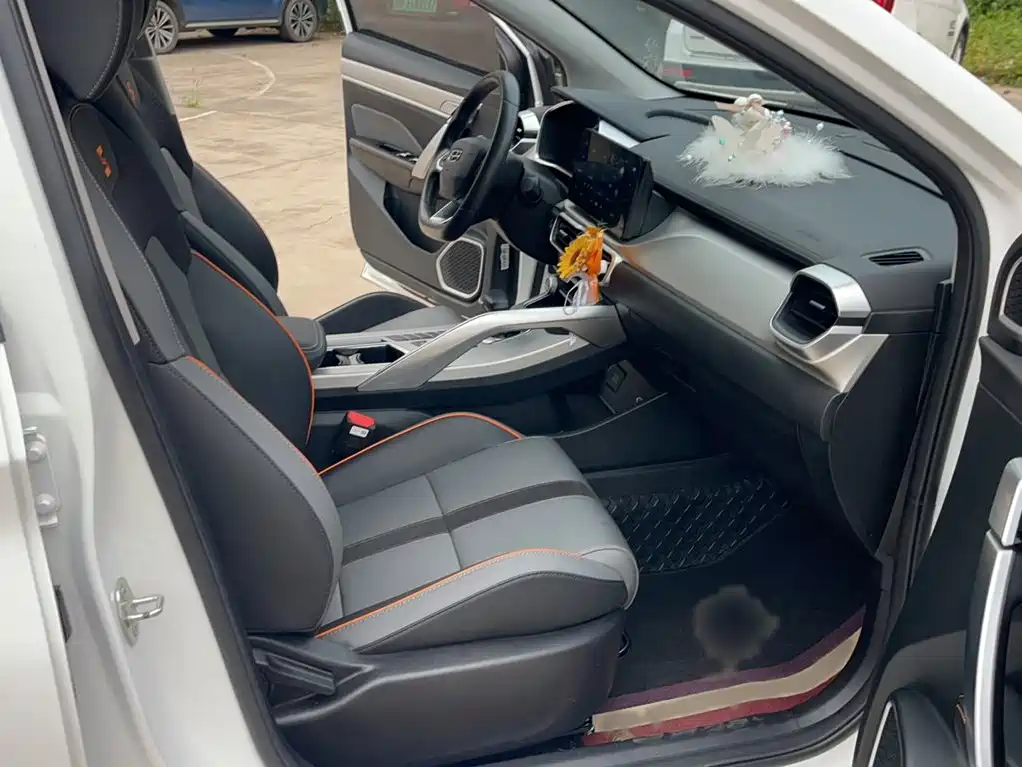 Geely Binyue — миниатюра 14