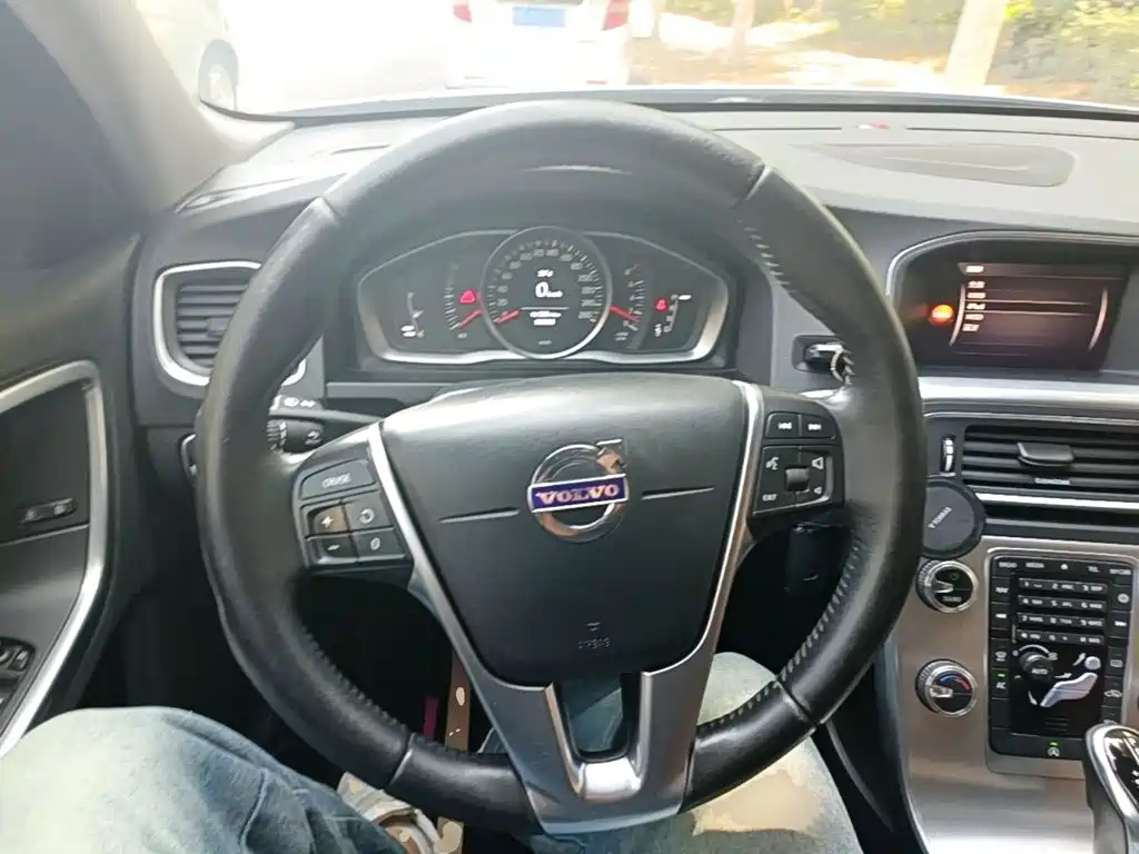 Volvo S60 — миниатюра 7