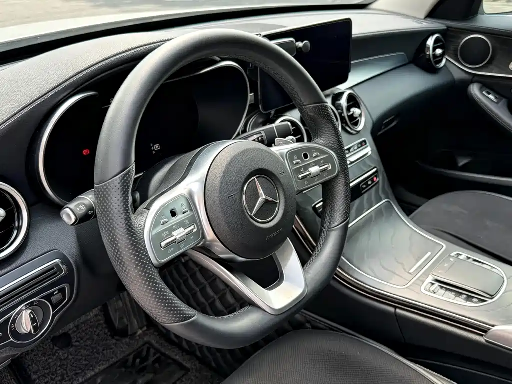 Mercedes-Benz C-Class — миниатюра 13