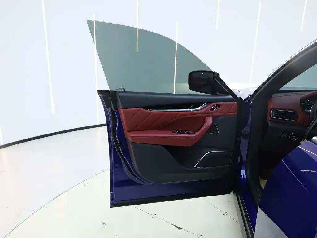 Maserati Levante — миниатюра 8