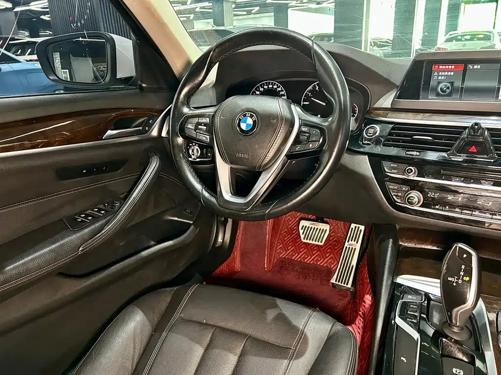 BMW 5 Series — миниатюра 27