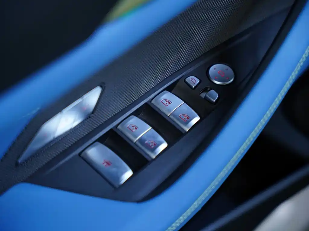 BMW M4 — миниатюра 21