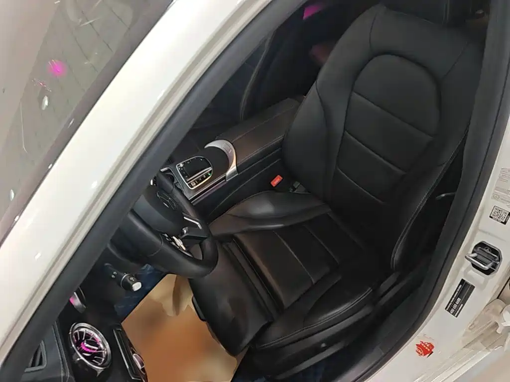 Mercedes-Benz C-Class — миниатюра 15