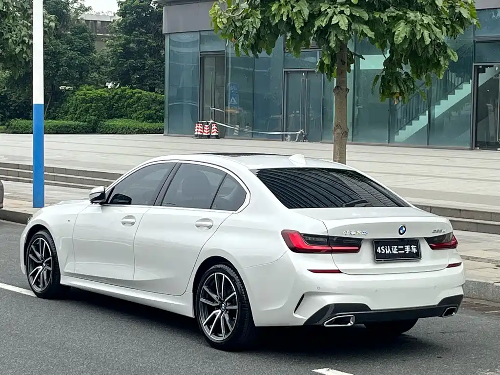 BMW 3 Series — миниатюра 4