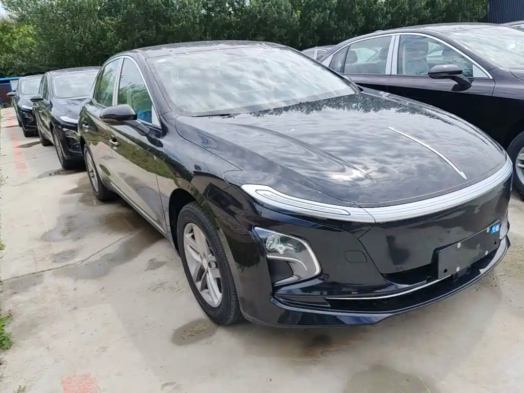 Hongqi E-QM5 2025 610km PLUS