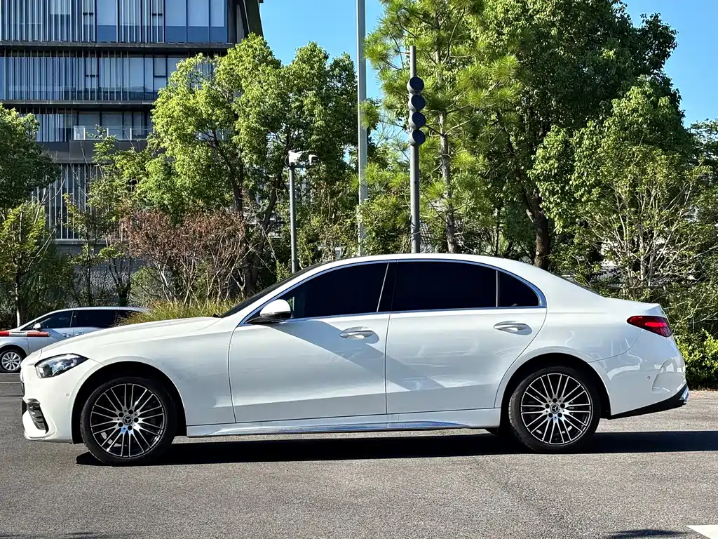 Mercedes-Benz C-Class — миниатюра 4