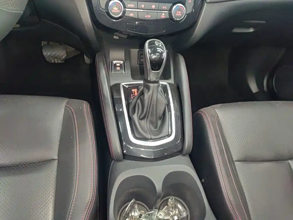 Nissan Qashqai — миниатюра 14