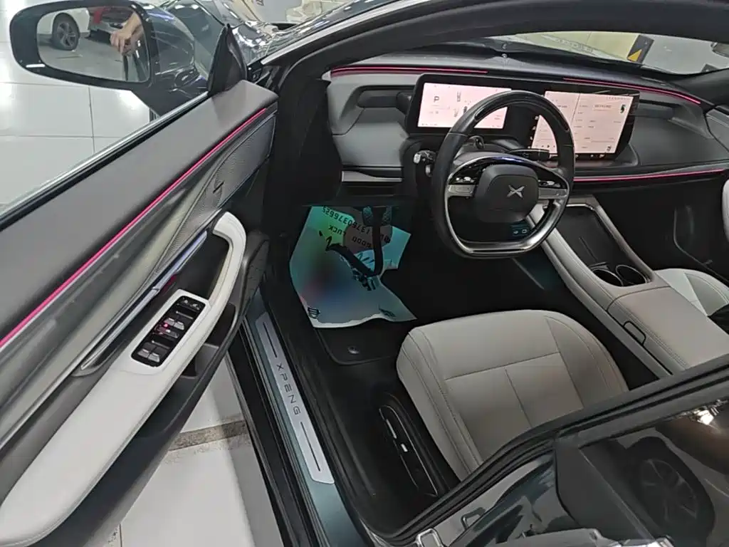 XPeng P7 — миниатюра 16