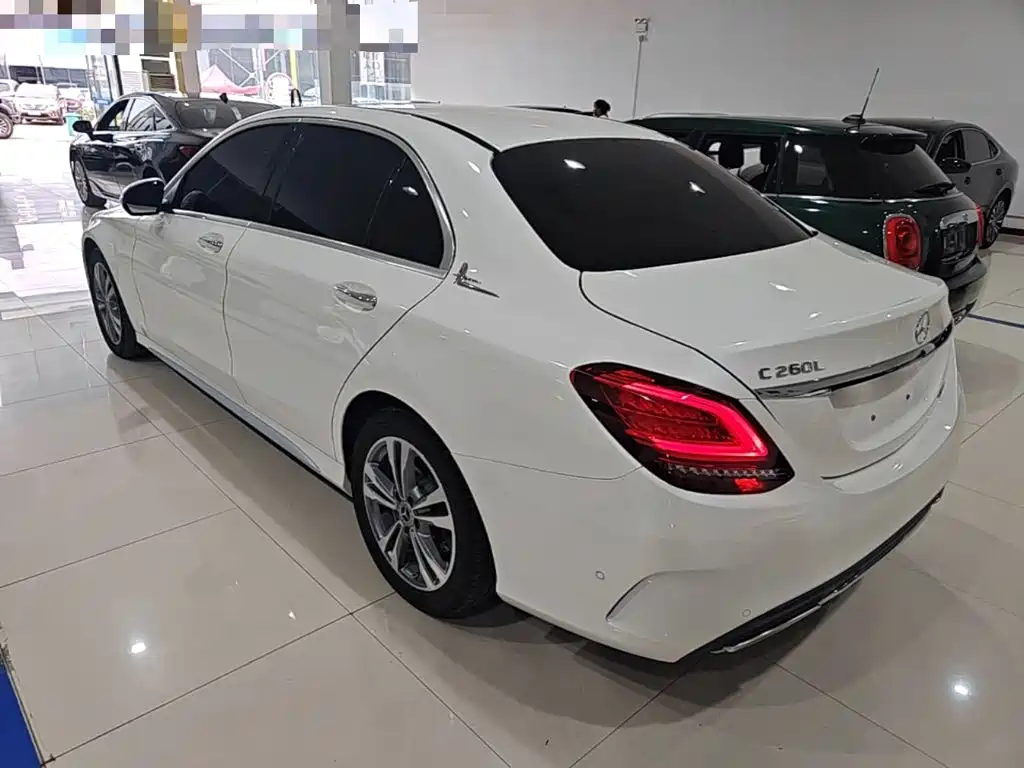 Mercedes-Benz C-Class — миниатюра 5