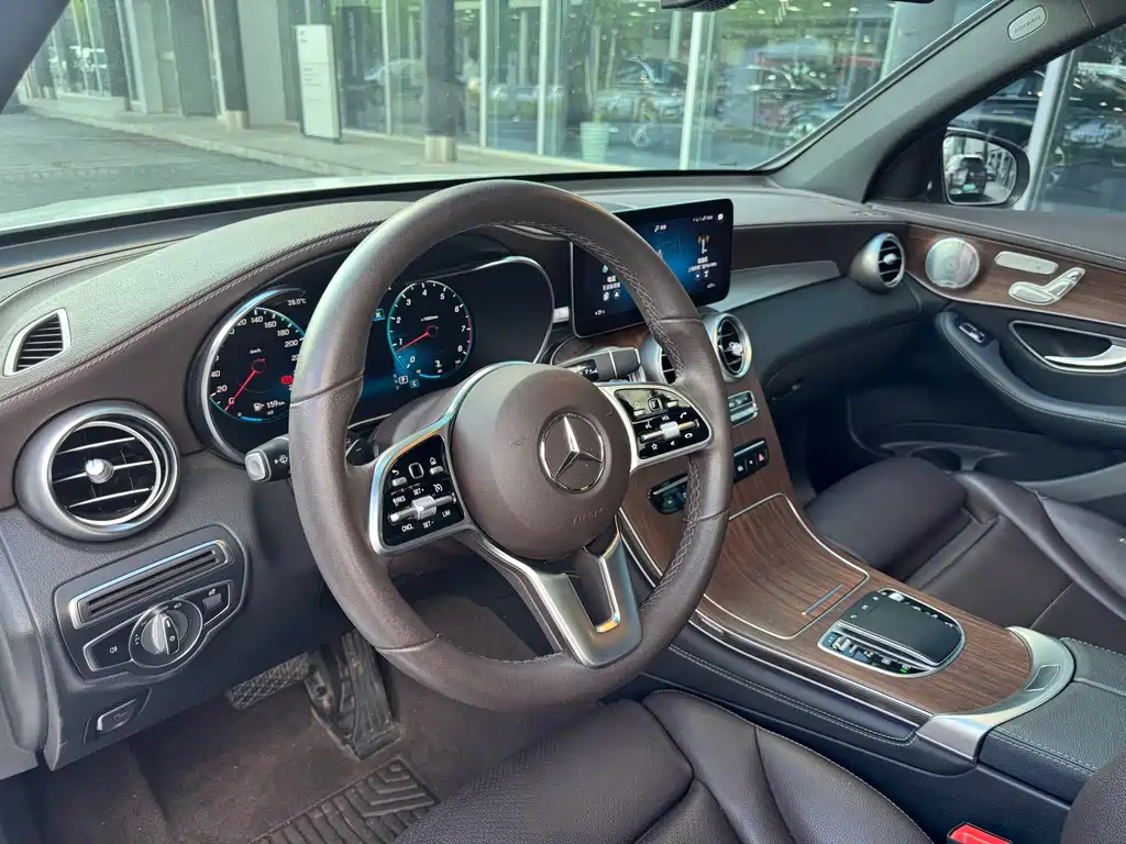 Mercedes-Benz GLC — миниатюра 10