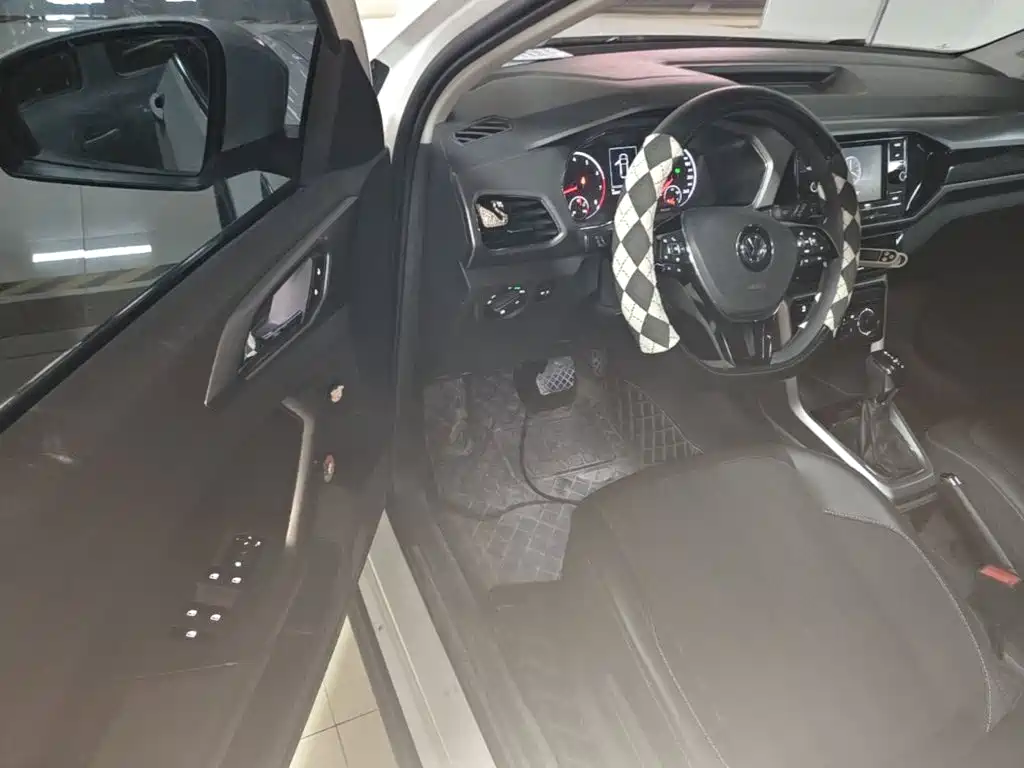 Volkswagen T-Cross — миниатюра 16