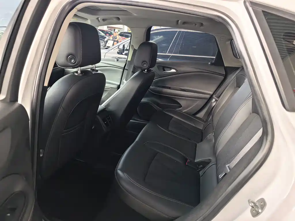 Buick Verano — миниатюра 6