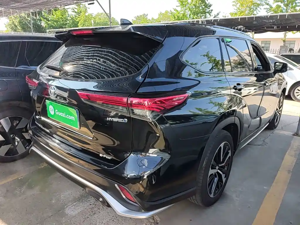 Toyota Crown Kluger — миниатюра 7